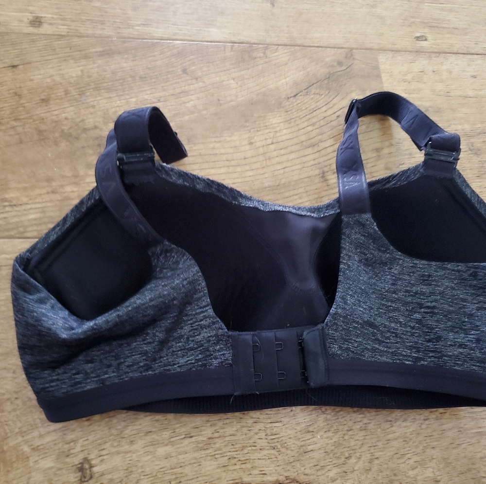 Victoria's secret sports bra - Picture 2 of 3